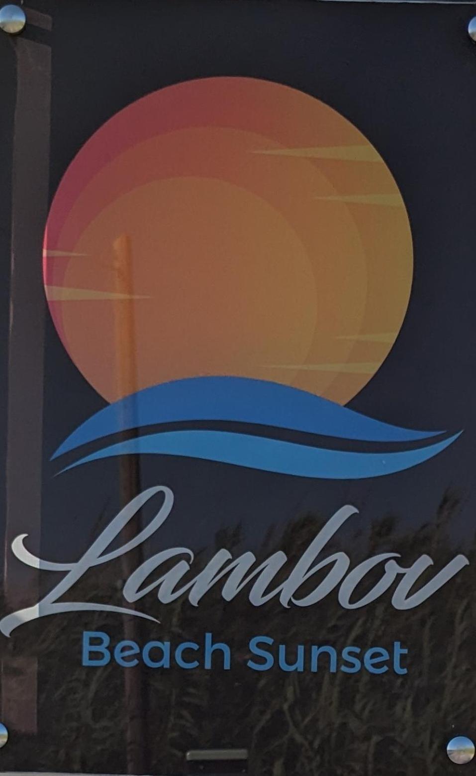 Lambou Sunset Ferienhaus Soroni