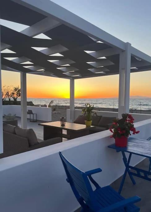 Lambou Sunset Ferienhaus *